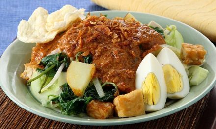 Gado-Gado: Kelezatan Tradisional Yang Penuh Gizi & Cita Rasa