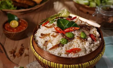 Nasi Liwet Sunda, Sajian Nusantara Yang Kaya Aroma & Rasa