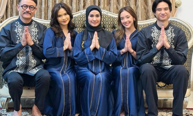 Baila No Na Dan Devano Rayakan Lebaran Bareng Iis Dahlia