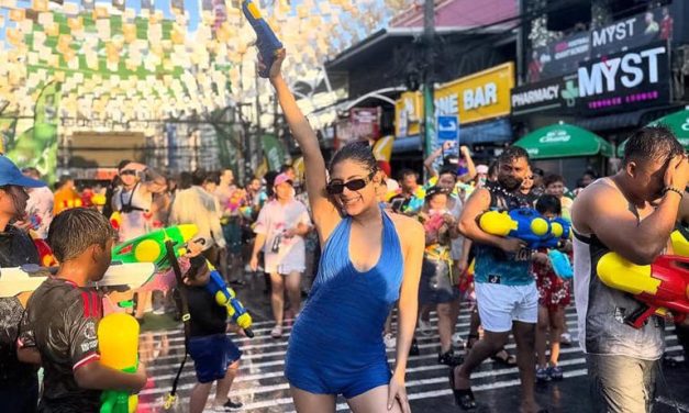 Liburan Adrija Roy Di Phuket: Festival Songkran Penuh Warna