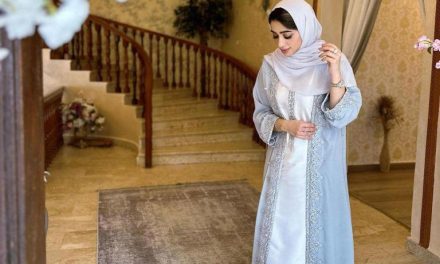 Tetap Stylish Dengan Abaya Di Momen Lebaran: Tampil Anggun