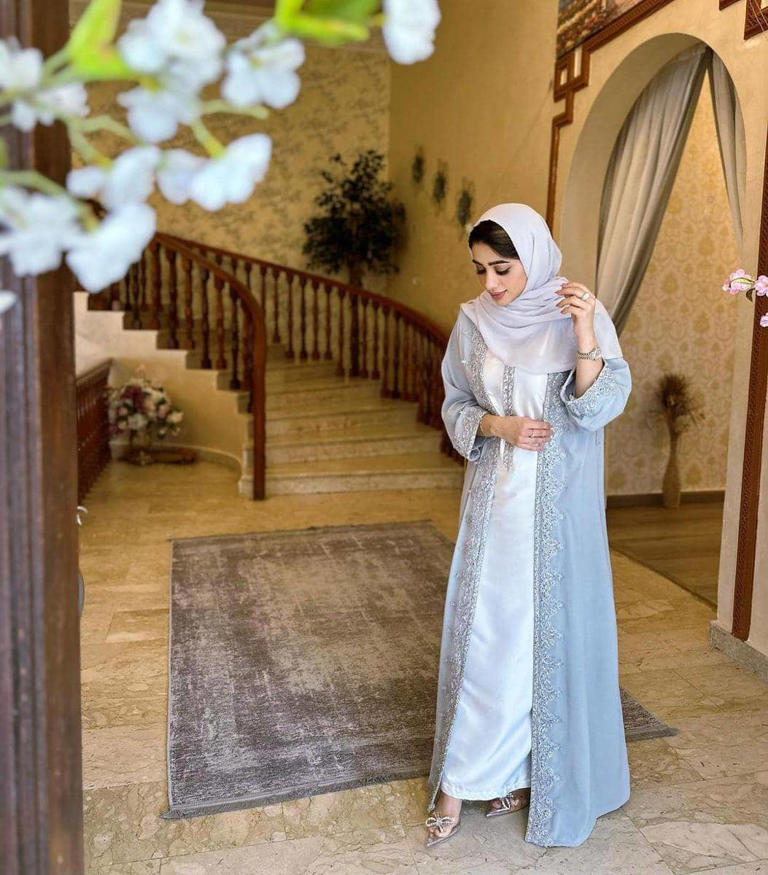 Tetap Stylish Dengan Abaya Di Momen Lebaran: Tampil Anggun