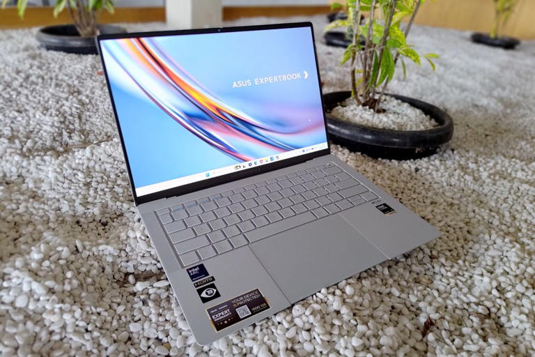 Fitur AI Pintar! ASUS ExpertBook Ultra B9406 Kerja Lebih Efisien