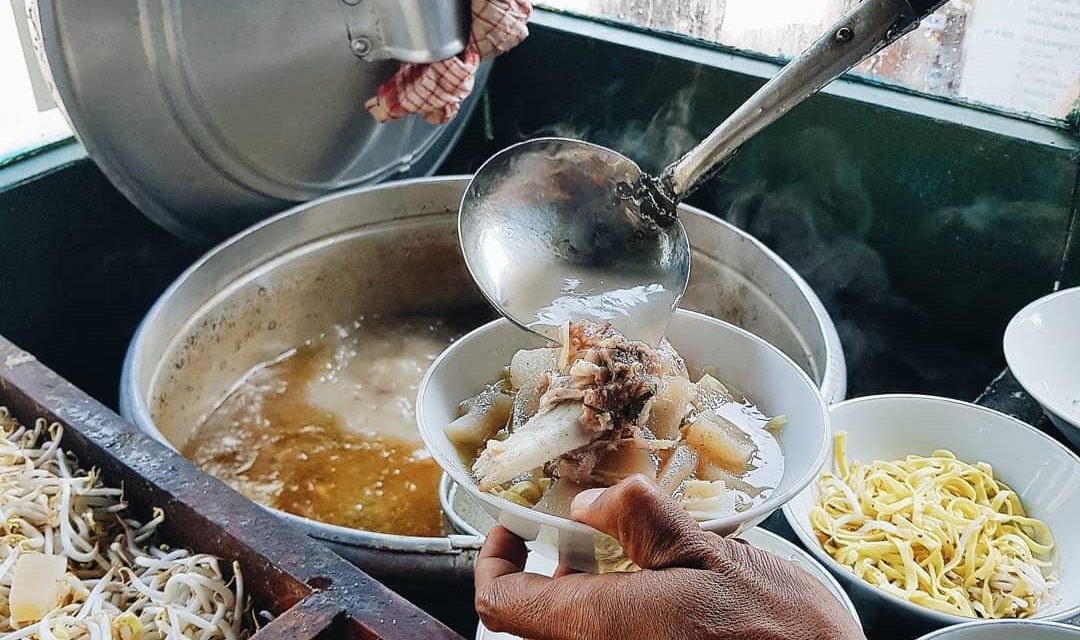 Mie Kocok Bandung: Kuliner Legendaris Yang Gurih & Menggoda