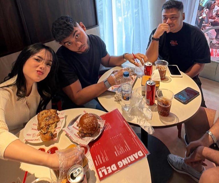 Bikin Heboh! Potret Fuji & Rakin Khan Bersama Curi Perhatian