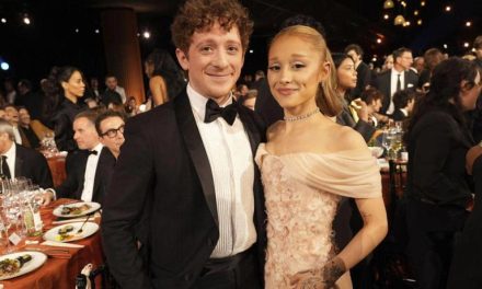 Akhir Kisah Cinta! Ariana Grande Dan Ethan Slater Putus
