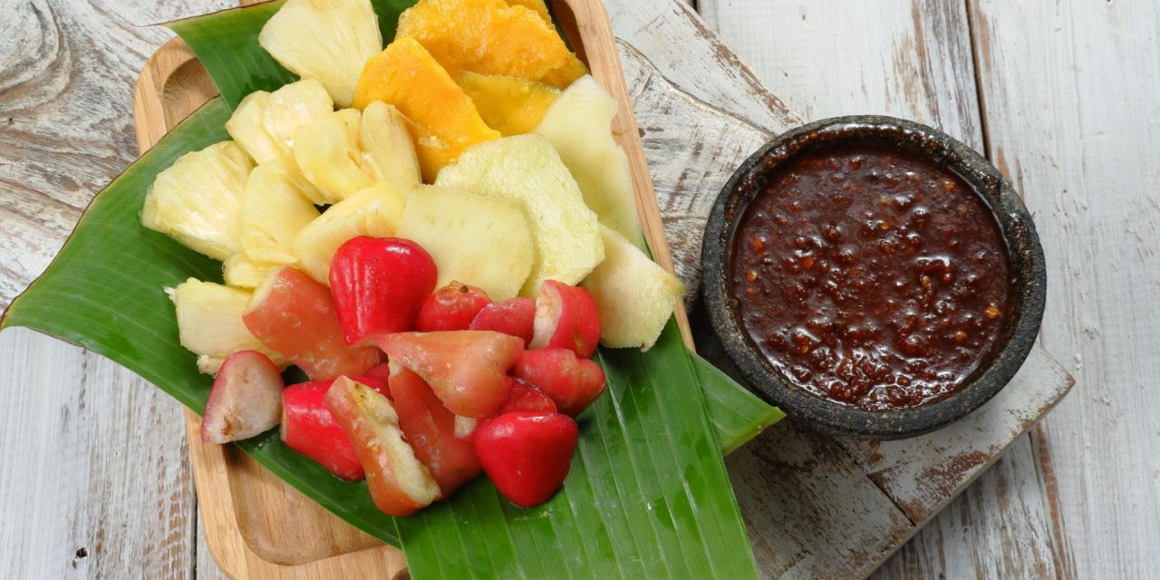 Rujak Nusantara: Sensasi Pedas Manis Yang Bikin Nagih