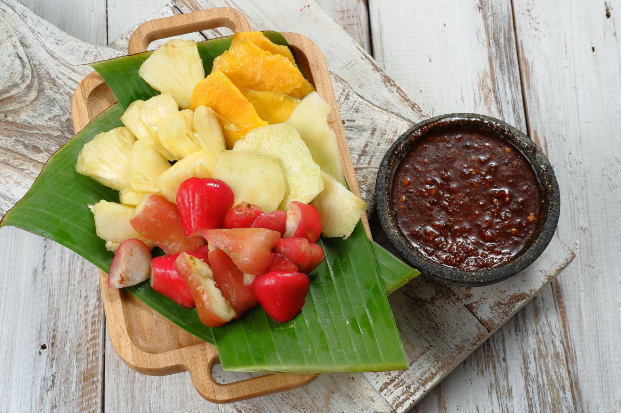 Rujak Nusantara: Sensasi Pedas Manis Yang Bikin Nagih