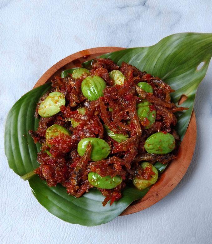 Sambal Teri Pete: Perpaduan Pedas Gurih Menggugah Selera