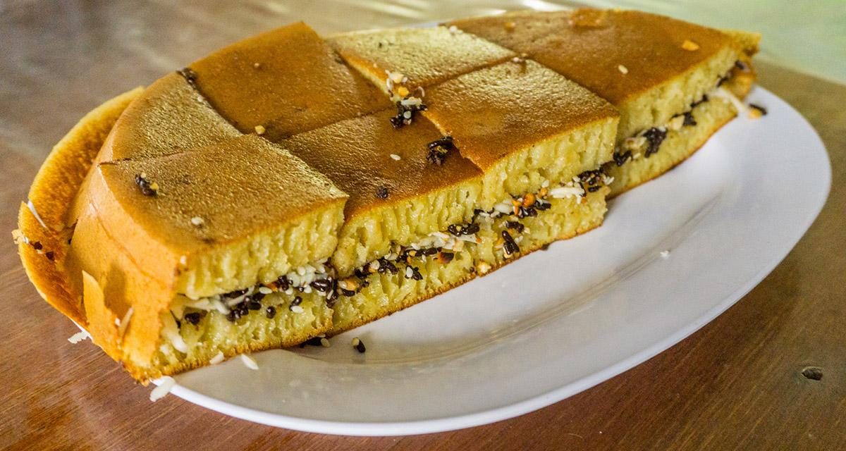 Auto Lahap! Martabak Bangka Legit Cocok Jadi Teman Santai