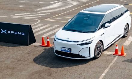 Tak Di Sangka! XPeng New X9 Selincah Ini Di Ajak Bermanuver