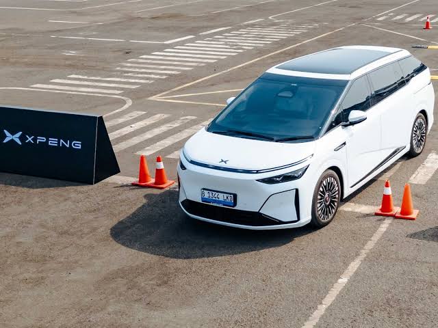 Tak Di Sangka! XPeng New X9 Selincah Ini Di Ajak Bermanuver
