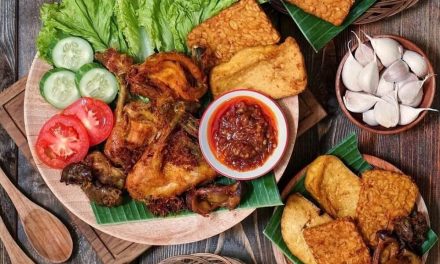 Bikin Nagih! Ayam Kalasan Khas Jogja Kaya Rempah Pilihan