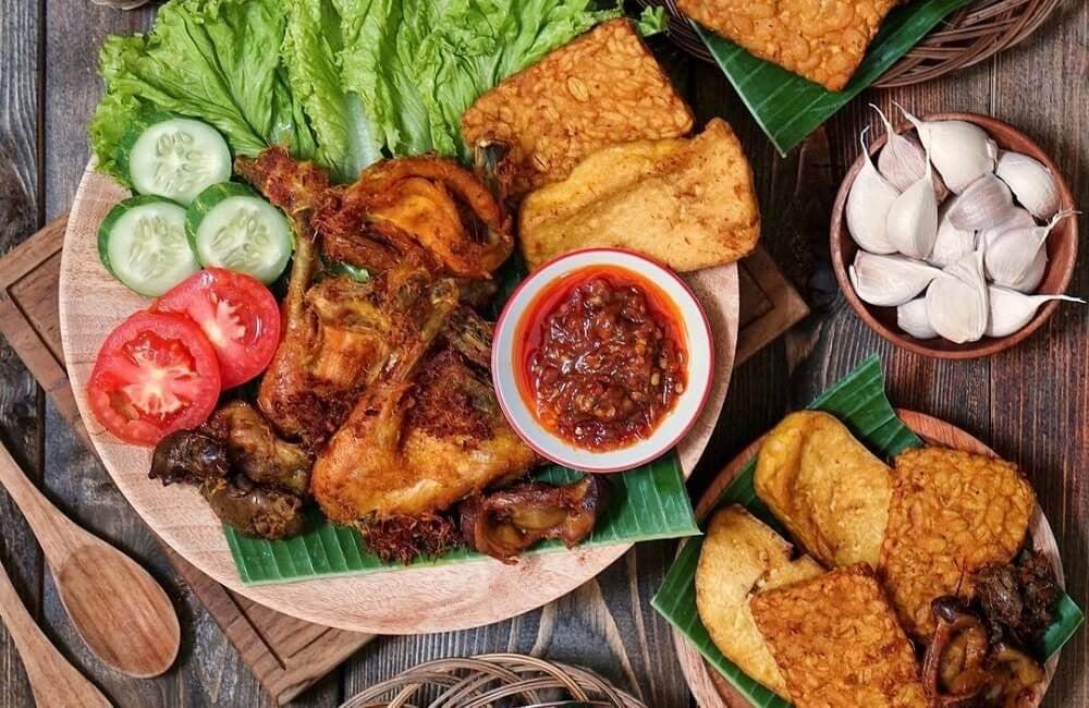 Bikin Nagih! Ayam Kalasan Khas Jogja Kaya Rempah Pilihan