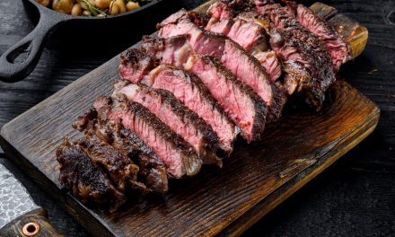Juicy Maksimal! Beef Steak Dengan Saus Lada Hitam Bikin Nagih