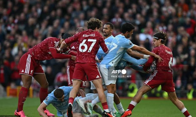 Kritik Menohok! Wayne Rooney Usai Liverpool Tumbang